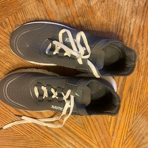 Náutica women’s athletic shoes gray